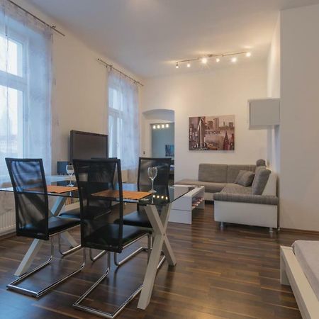 וינה Spacious Apartment In Center With Terrace מראה חיצוני תמונה