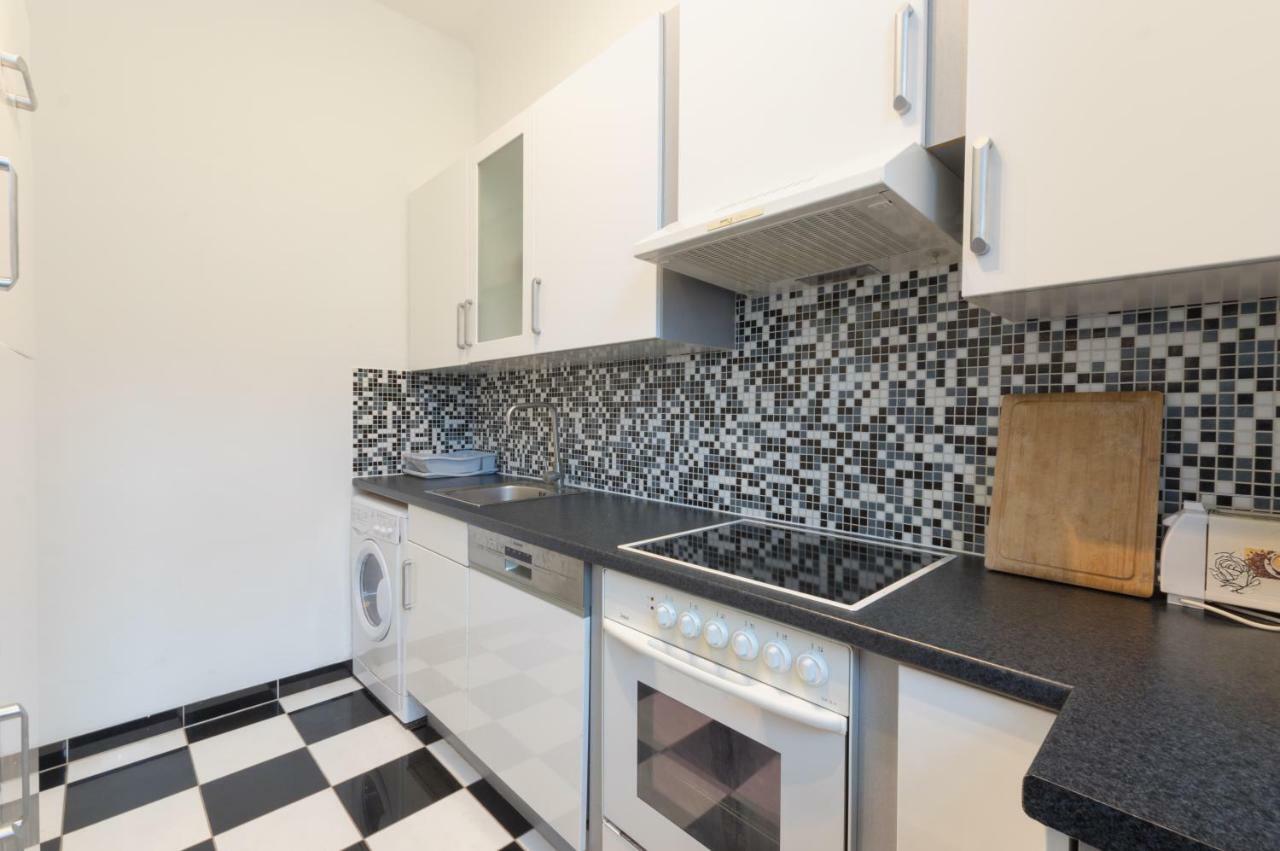 וינה Spacious Apartment In Center With Terrace מראה חיצוני תמונה